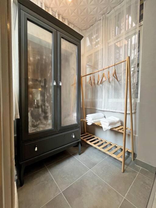 Central & Cosy Flat For 4 Person Istanboel Buitenkant foto